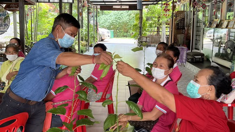 ศูนย์หม่อนไหมฯ ขอนแก่น จัดอบรมการเพิ่มประสิทธิภาพการเลี้ยงไหมหัตถกรรม ที่บ้านหัวฝาย อ.ชนบท จ.ขอนแก่น