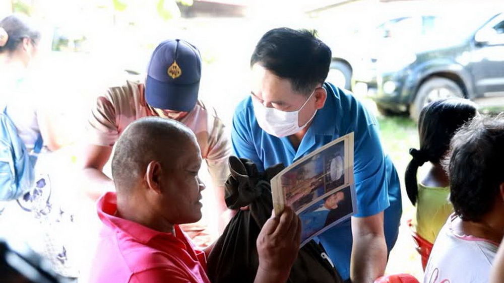 มูลนิธิราชประชานุเคราะห์ ในพระบรมราชูปถัมภ์ เชิญสิ่งของพระราชทาน จำนวน 3,000 ชุด มอบแก่ผู้ประสบอุทกภัย จ.ขอนแก่น